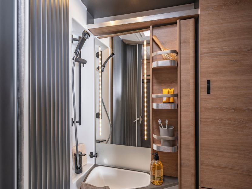 Knaus L!VE WAVE 650 MEG Platinum Selection