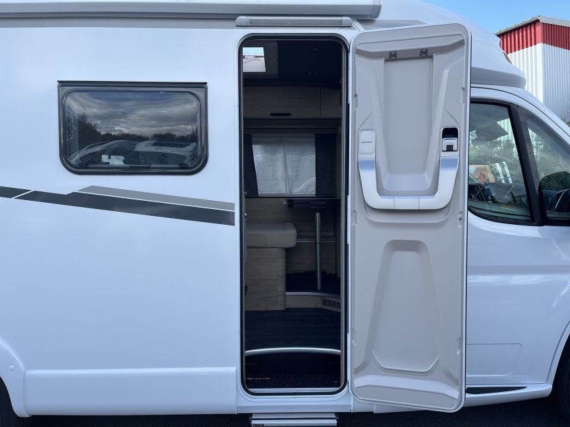 Weinsberg CaraCompact EDITION [PEPPER] 600 MEG (4)