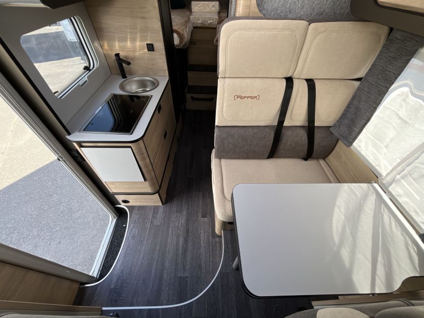 Weinsberg CaraCompact EDITION [PEPPER] 600 MEG (4)