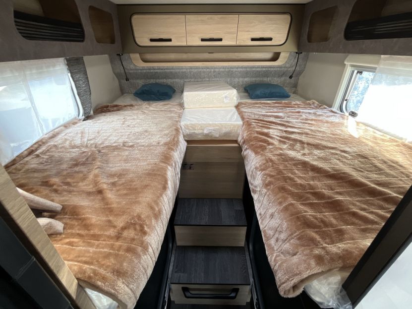 Weinsberg CaraCompact EDITION [PEPPER] 600 MEG (4)