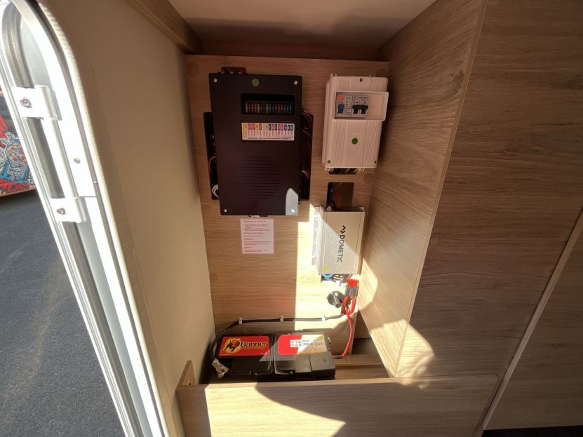 Weinsberg CaraCompact EDITION [PEPPER] 600 MEG (4)