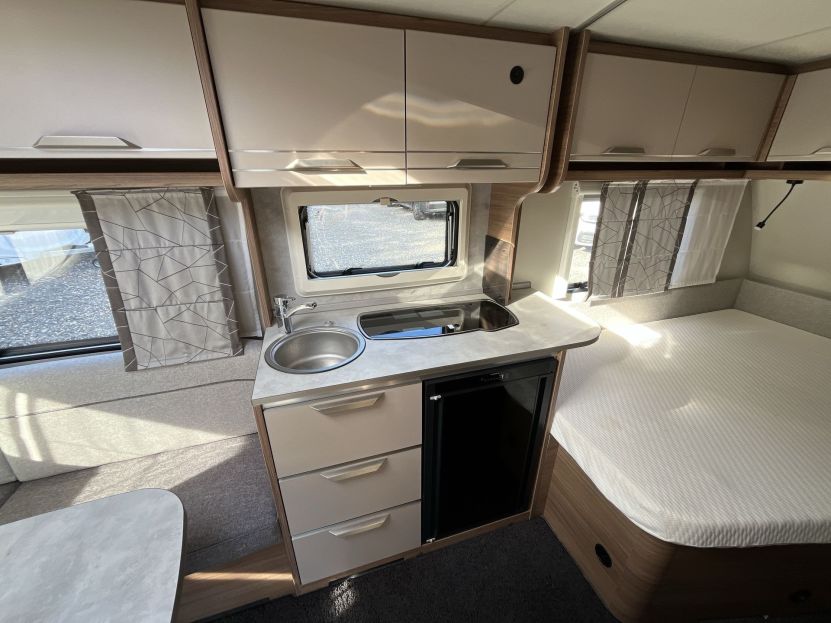 Knaus Sport 450 FU
