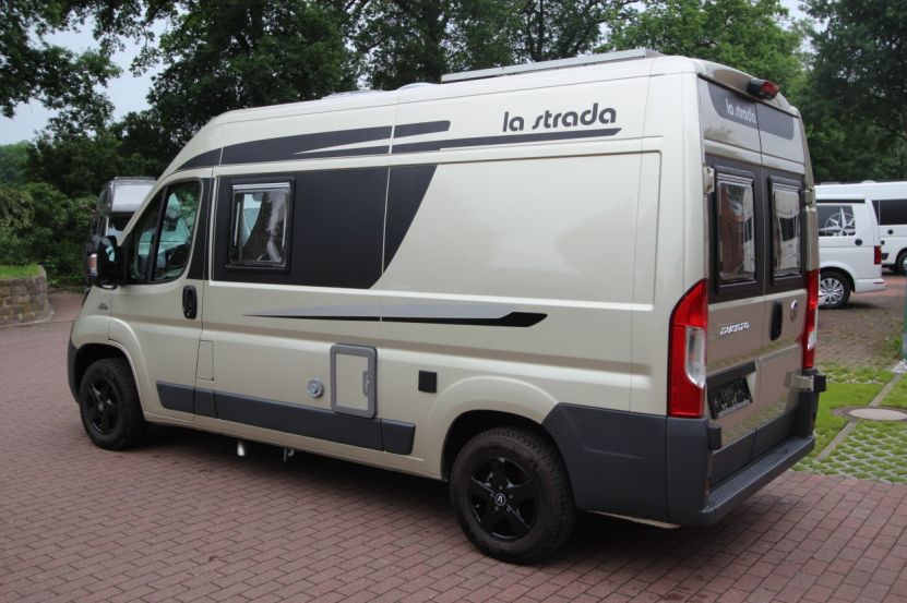 la Strada AVANTI M