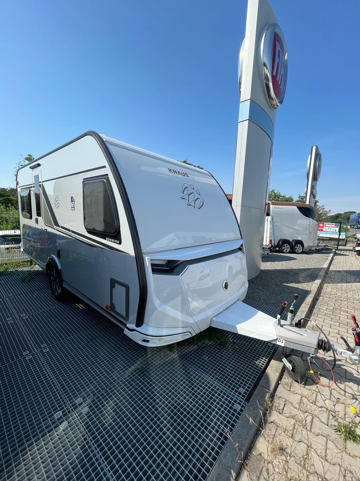 Knaus Südwind 450 FU edice 60 years