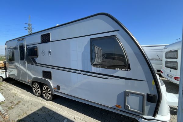 dvouosý Knaus Südwind skladem Praha