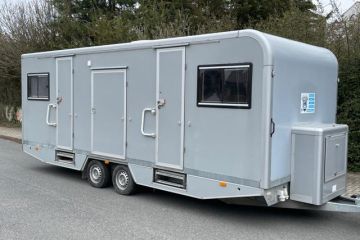 karavan kancelář film