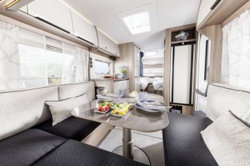 Tendenza 550 SG čalounění Studio Line Pamplona